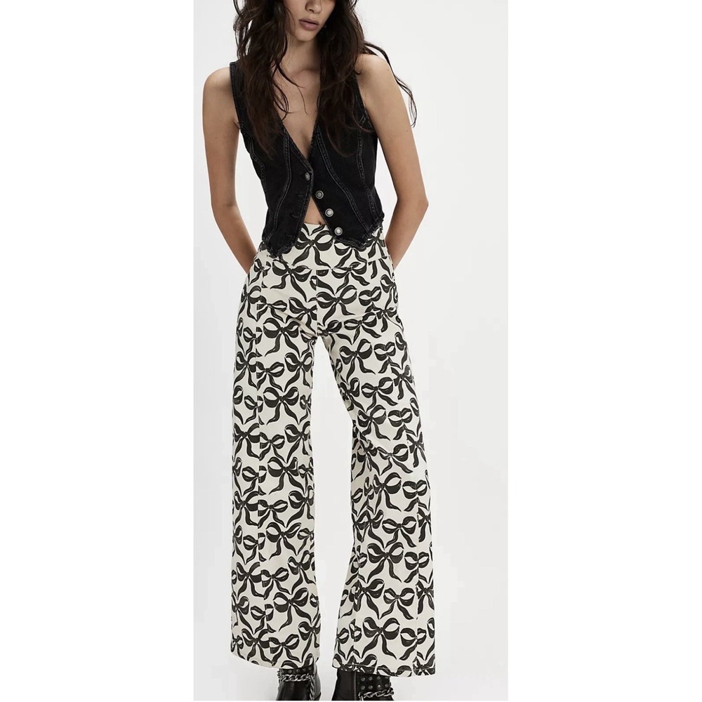 Free People Spotlight Printed High Rise Wide Leg Jeans We the Free Size 27 Bows - Picture 14 of 14